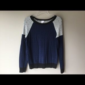 Nice sweater by SI-IAE